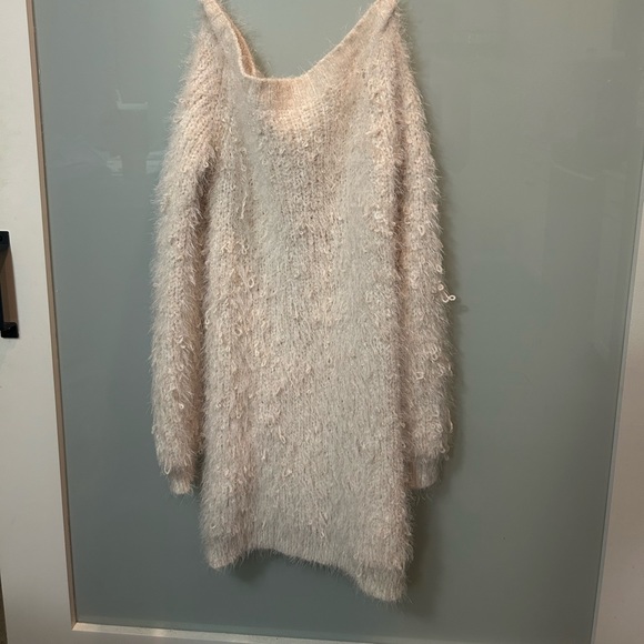 Missguided Sweater Dress - Picture 3 of 3